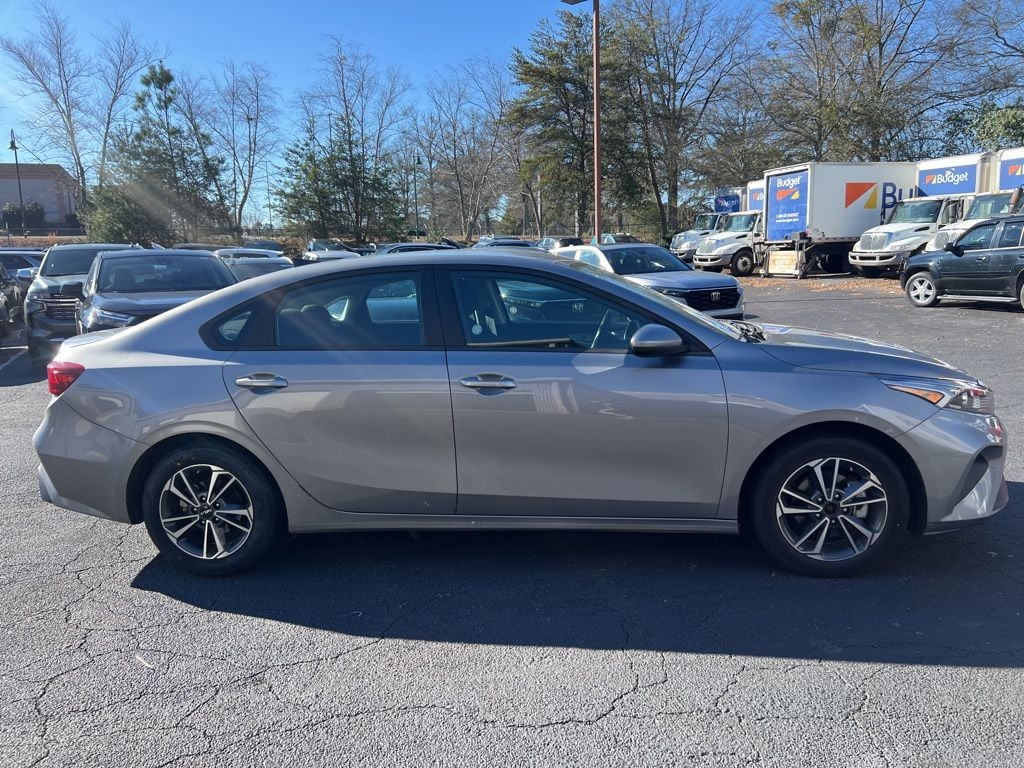 Thumbnail: 2024 Kia Forte - 4