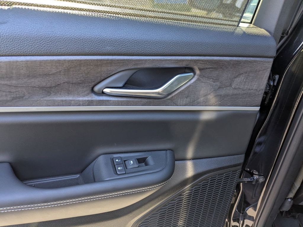 Thumbnail: 2024 Jeep Grand Cherokee L - 29