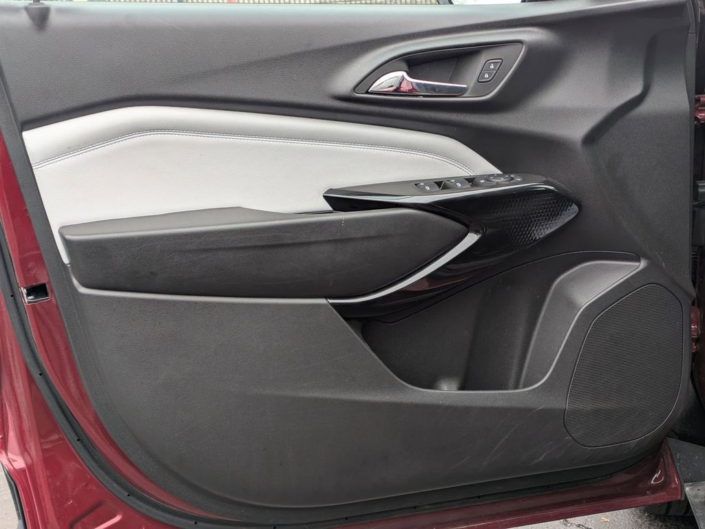 Thumbnail: 2025 Chevrolet Trax - 11