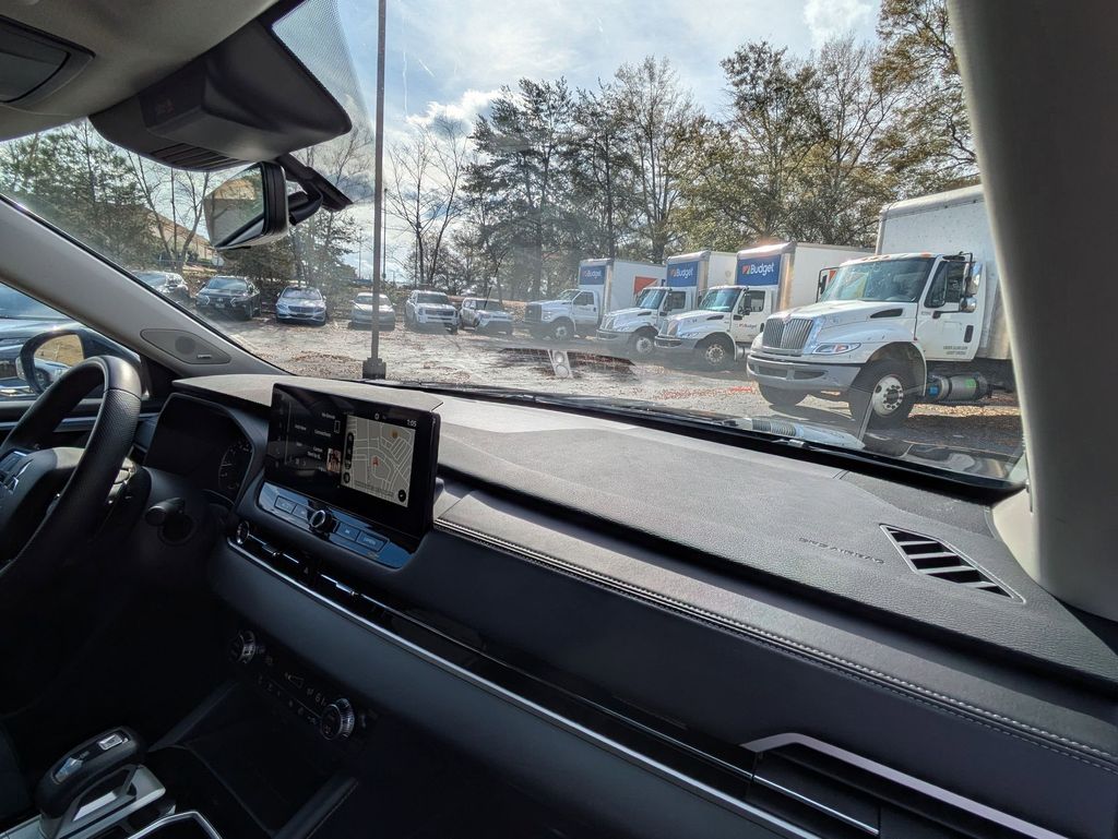 Thumbnail: 2025 Mitsubishi Outlander - 30