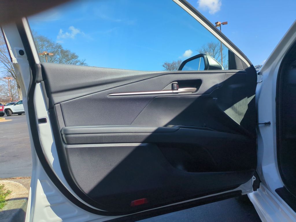 Thumbnail: 2025 Toyota Camry - 11