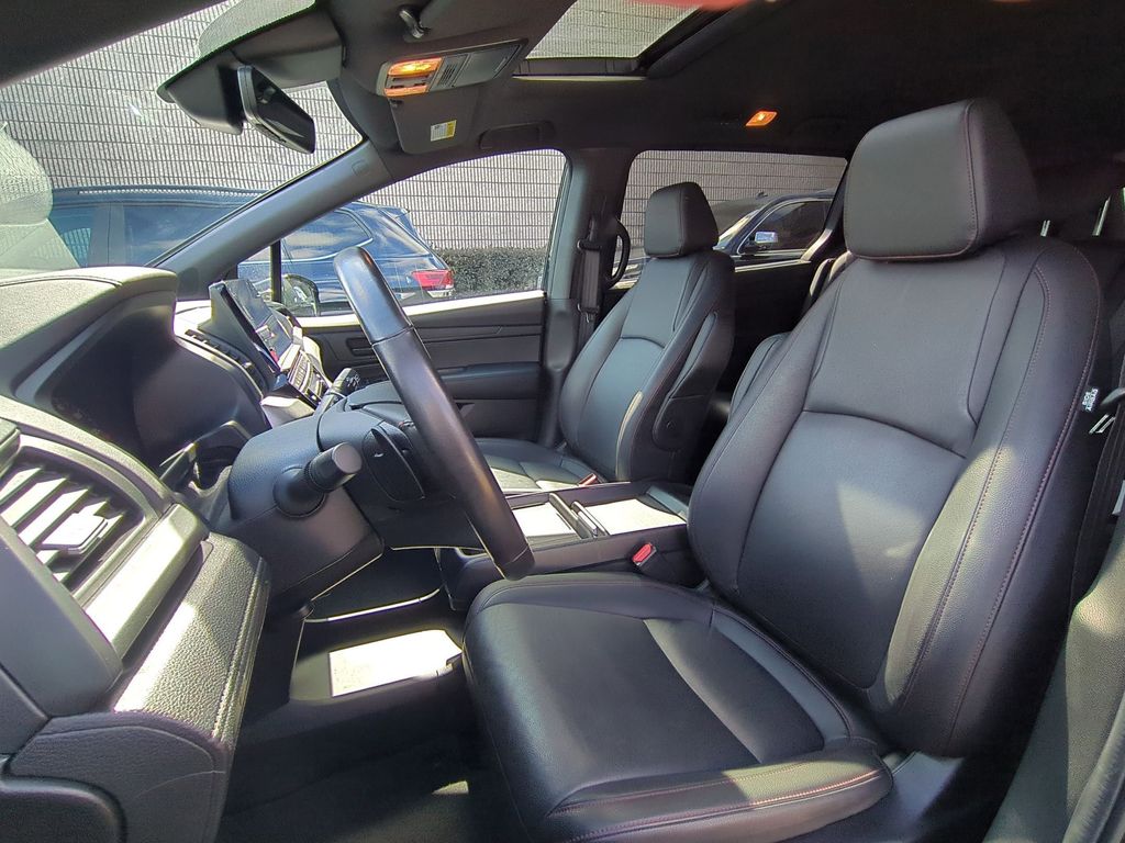 Thumbnail: 2025 Honda Odyssey - 25
