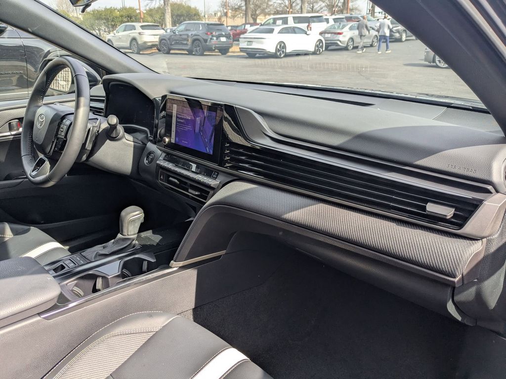 Thumbnail: 2025 Toyota Camry - 31