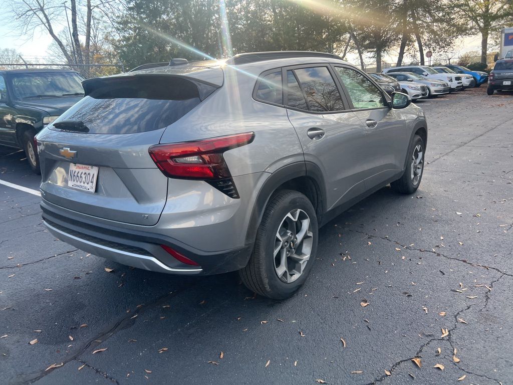 Thumbnail: 2025 Chevrolet Trax - 11