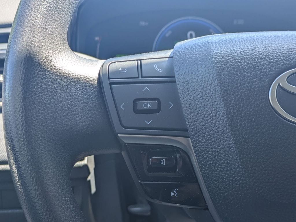 Thumbnail: 2025 Toyota Camry - 23