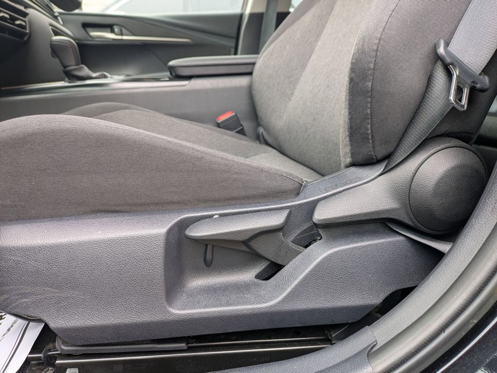 Thumbnail: 2025 Toyota Camry - 14