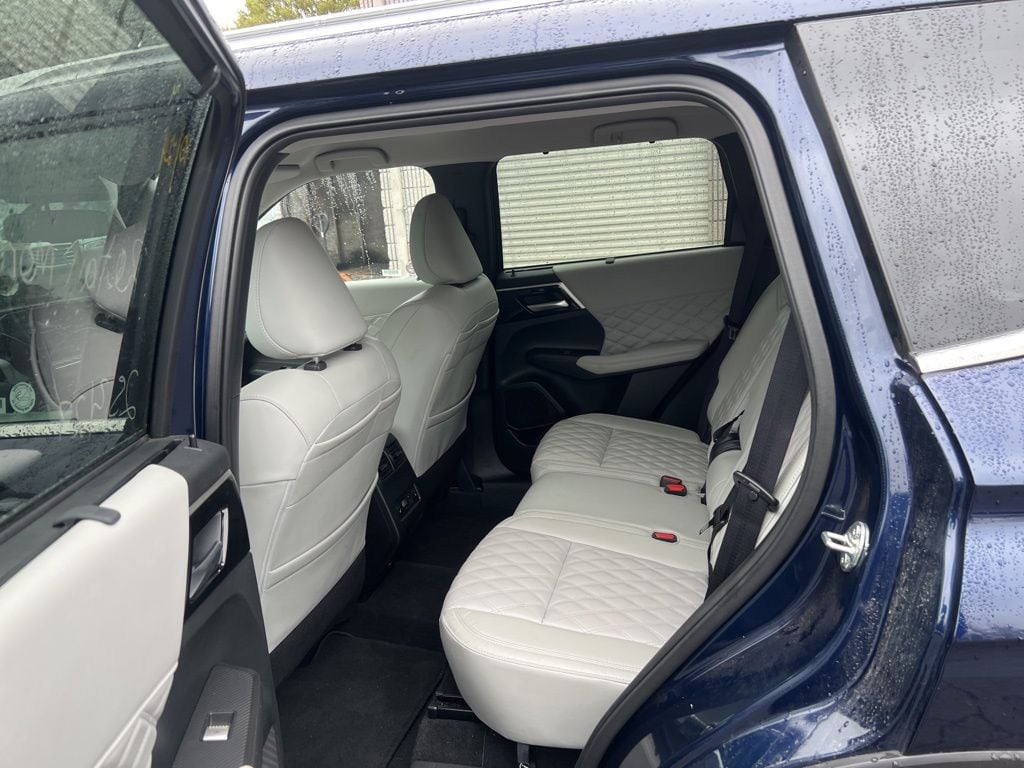 Thumbnail: 2024 Mitsubishi Outlander - 7