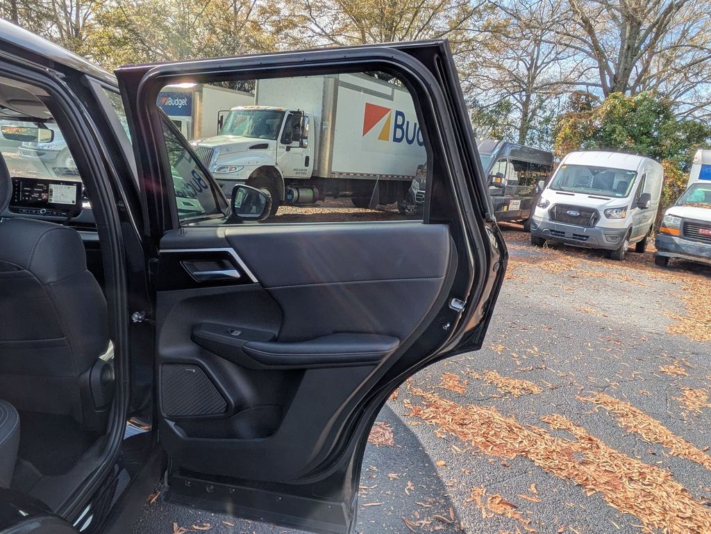 Thumbnail: 2025 Mitsubishi Outlander - 26