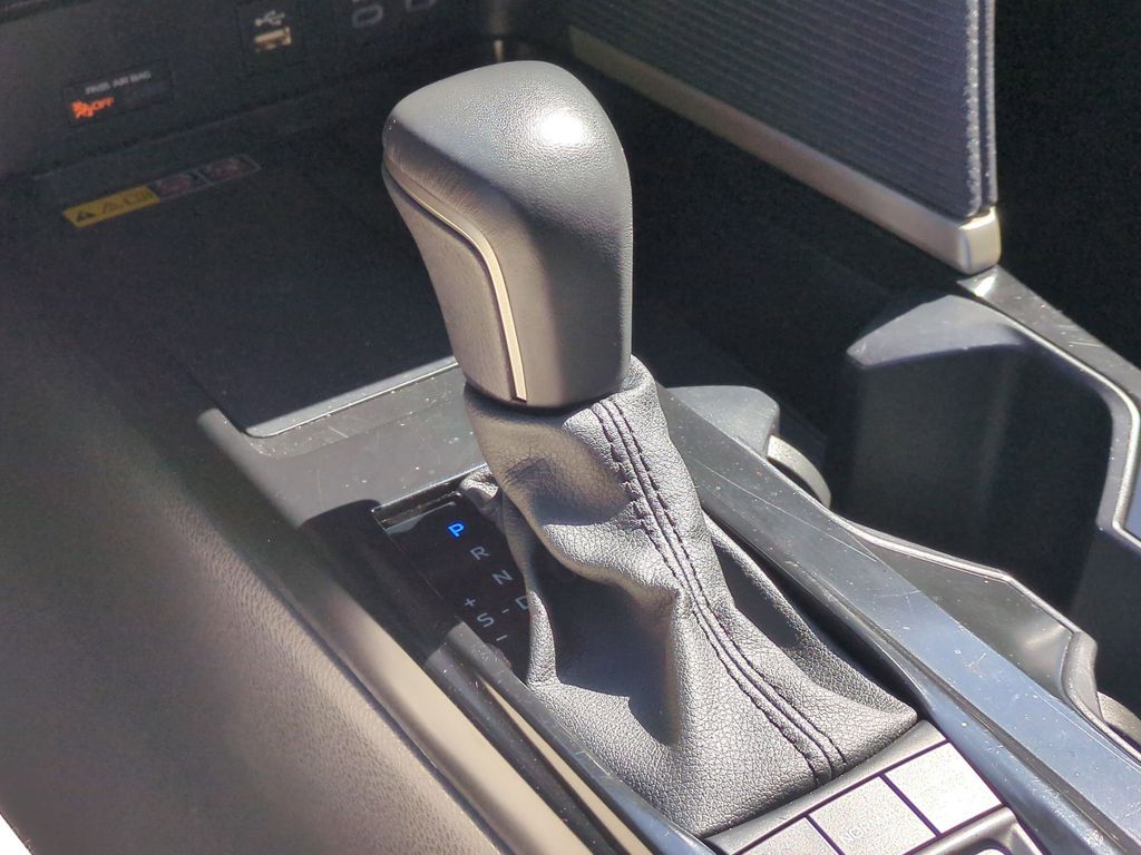 Thumbnail: 2025 Toyota Camry - 20