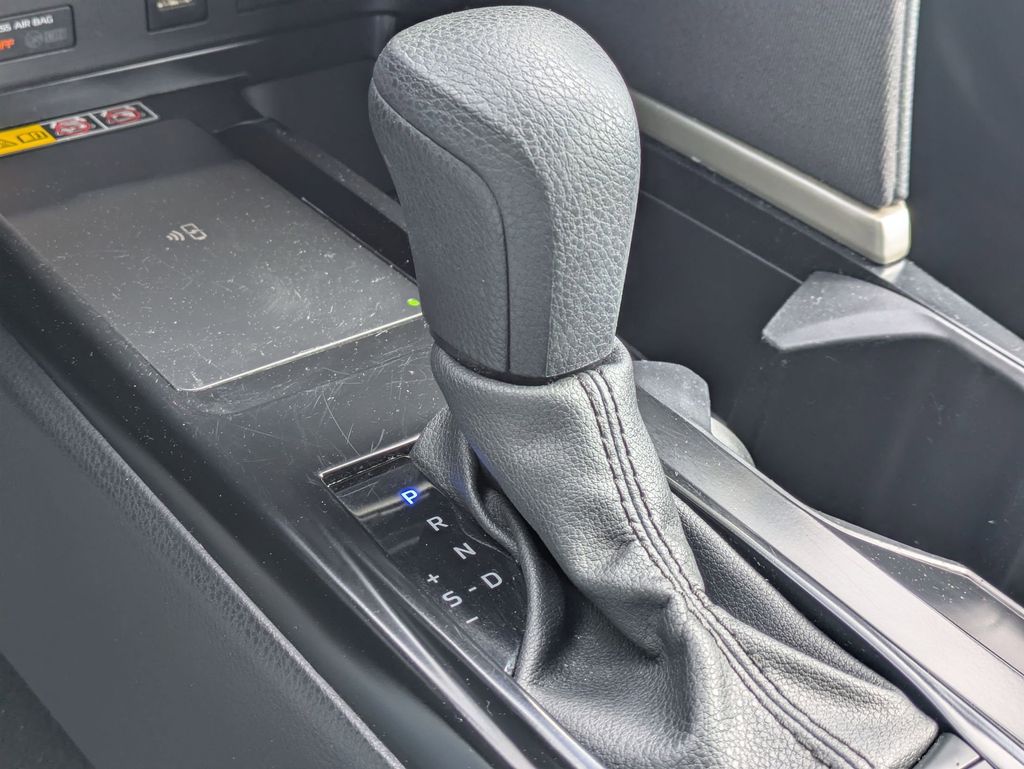 Thumbnail: 2025 Toyota Camry - 17