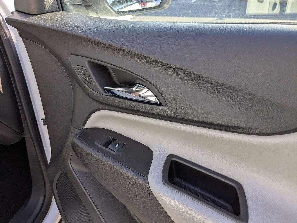 Thumbnail: 2023 Chevrolet Equinox - 31