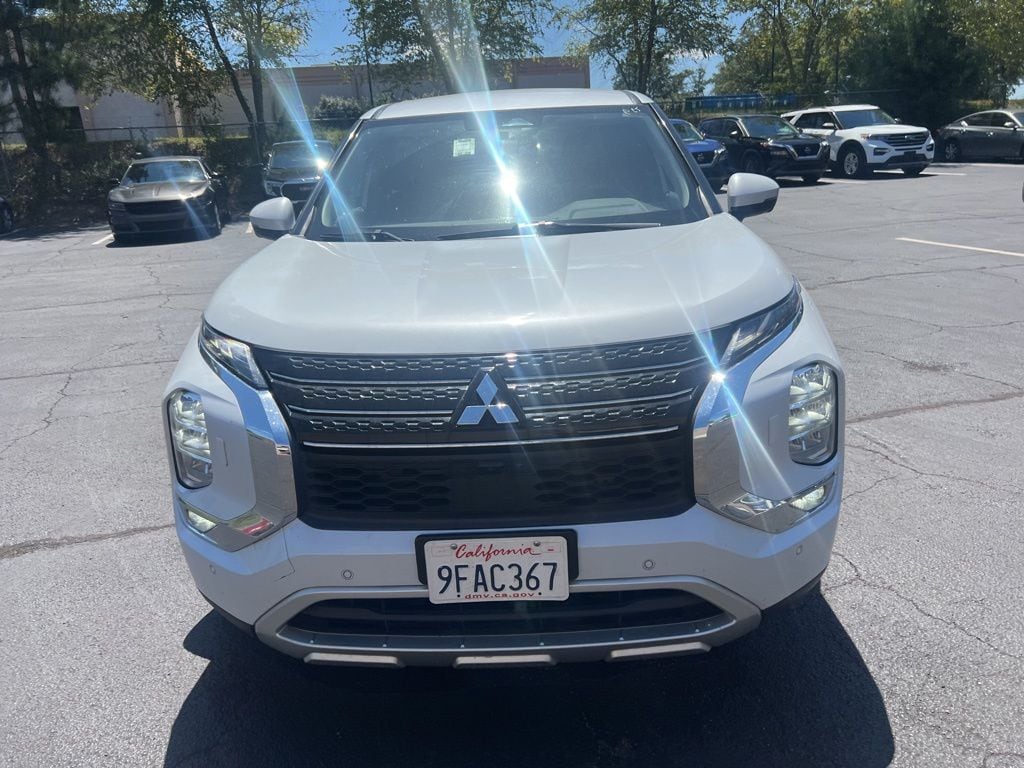 Thumbnail: 2023 Mitsubishi Outlander - 5
