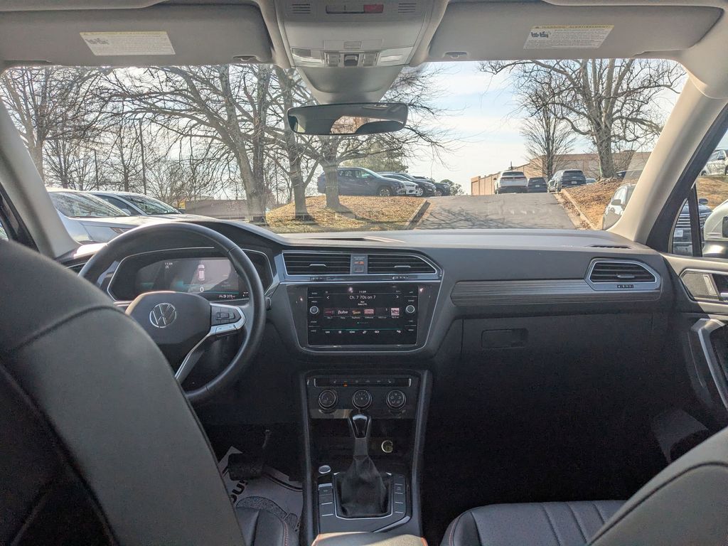 Thumbnail: 2024 Volkswagen Tiguan - 24