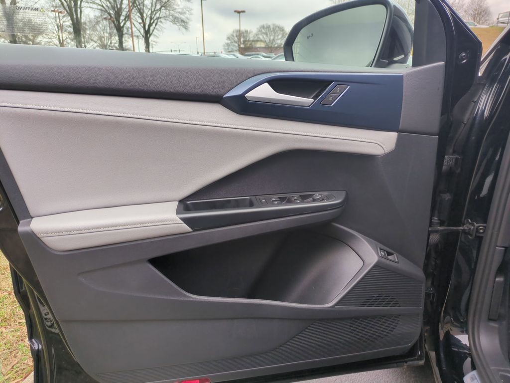 Thumbnail: 2024 Volkswagen Taos - 11