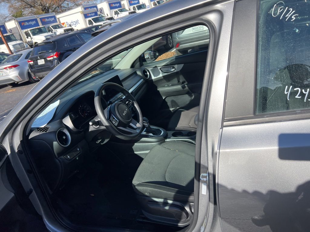 Thumbnail: 2024 Kia Forte - 9