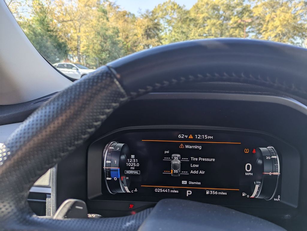 Thumbnail: 2024 Mitsubishi Outlander - 15