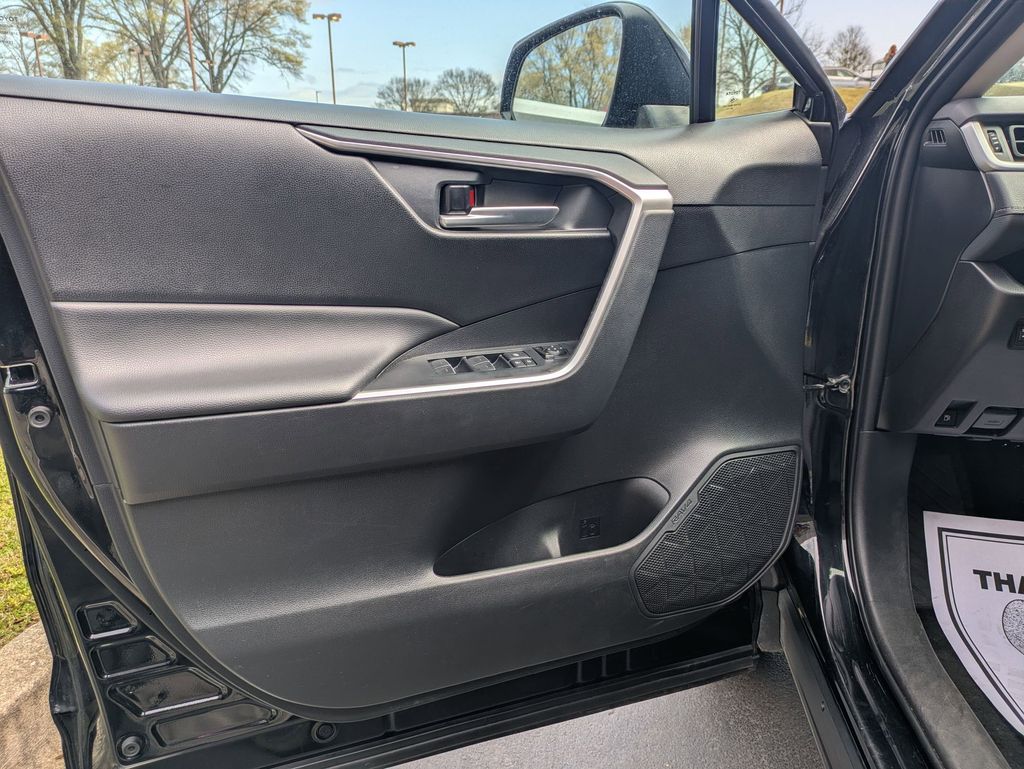 Thumbnail: 2025 Toyota RAV4 - 11