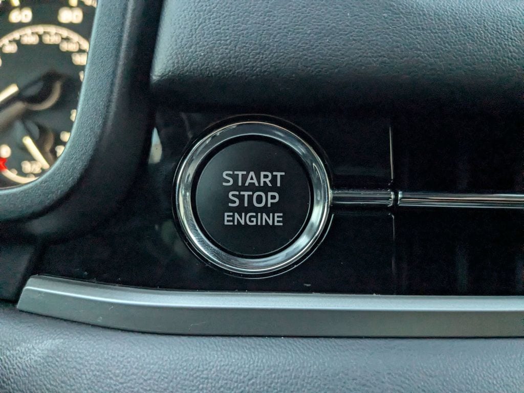 Thumbnail: 2025 Mitsubishi Outlander - 18