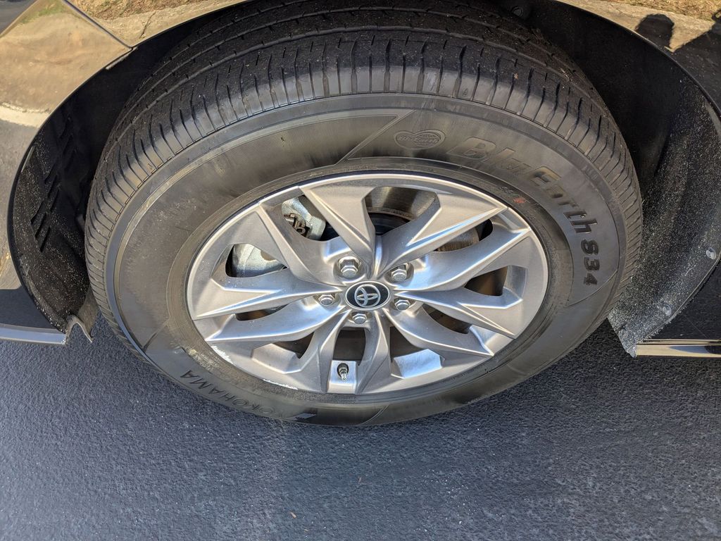 Thumbnail: 2025 Toyota Sienna - 32