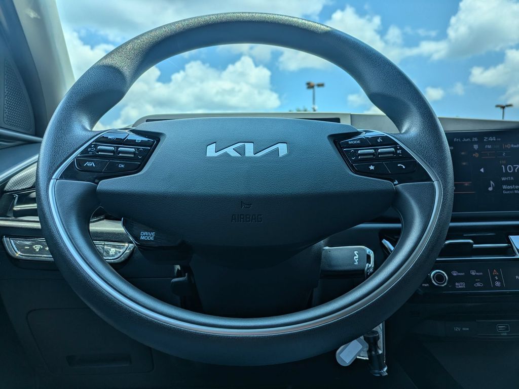 Thumbnail: 2025 Kia Niro - 21