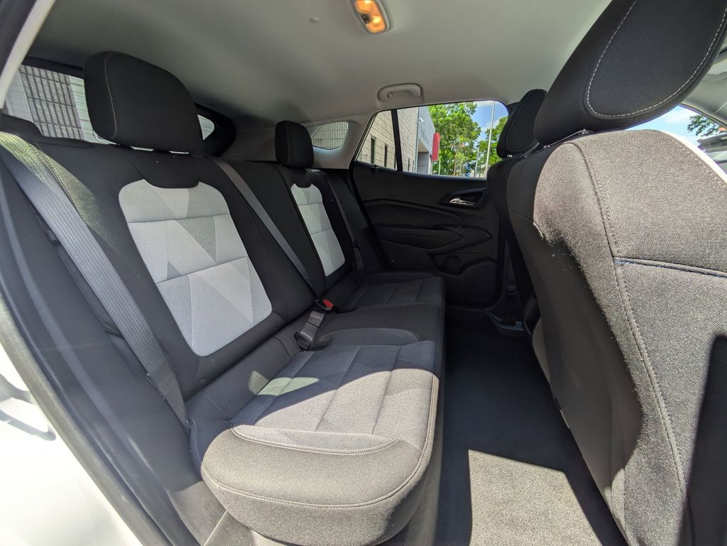 Thumbnail: 2025 Chevrolet Trax - 30