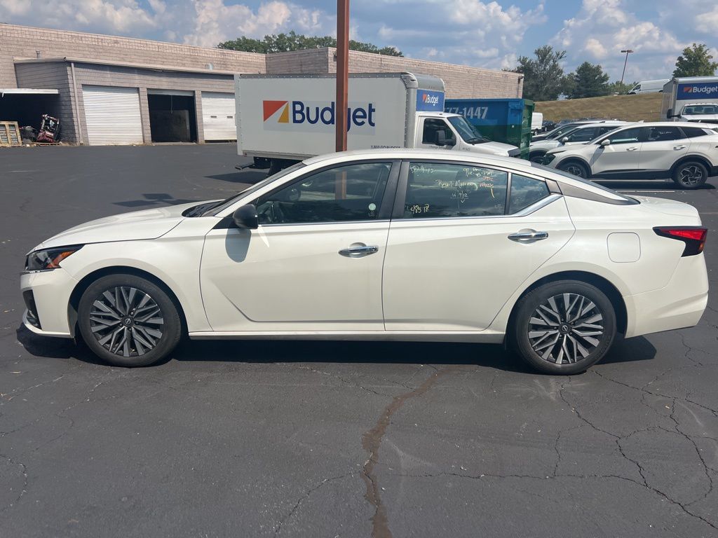 2024 Nissan Altima 2.5 SV photo 4