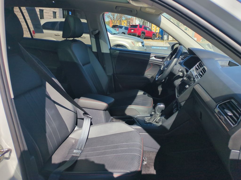 Thumbnail: 2024 Volkswagen Tiguan - 31