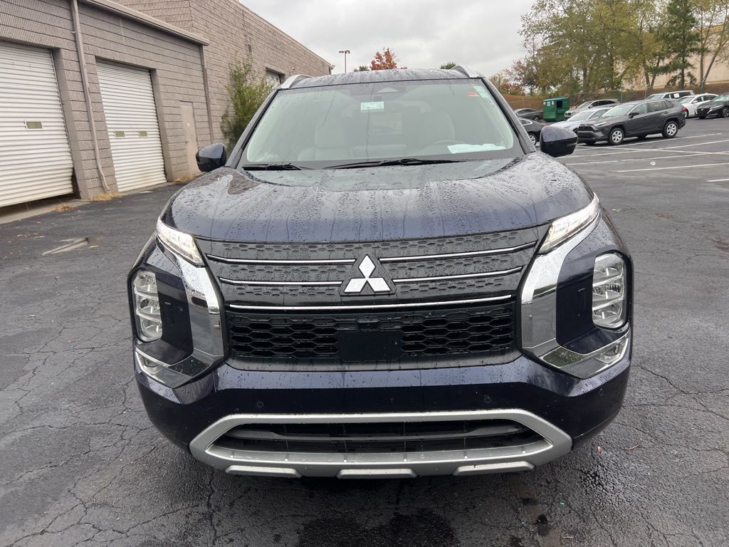 Thumbnail: 2024 Mitsubishi Outlander - 2