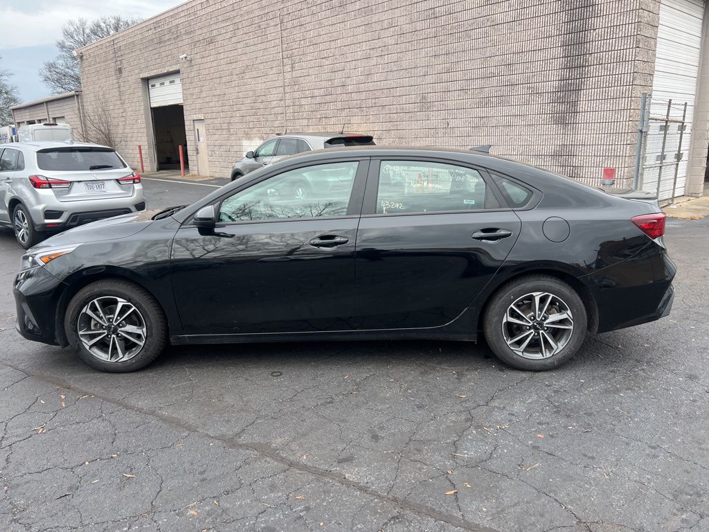 Thumbnail: 2024 Kia Forte - 12