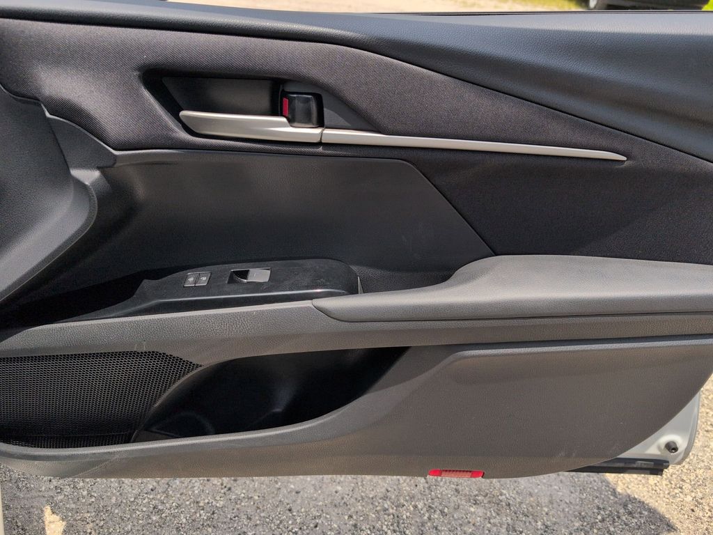 Thumbnail: 2025 Toyota Camry - 32