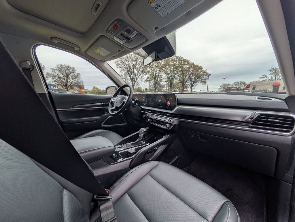 Thumbnail: 2025 Kia Telluride - 32