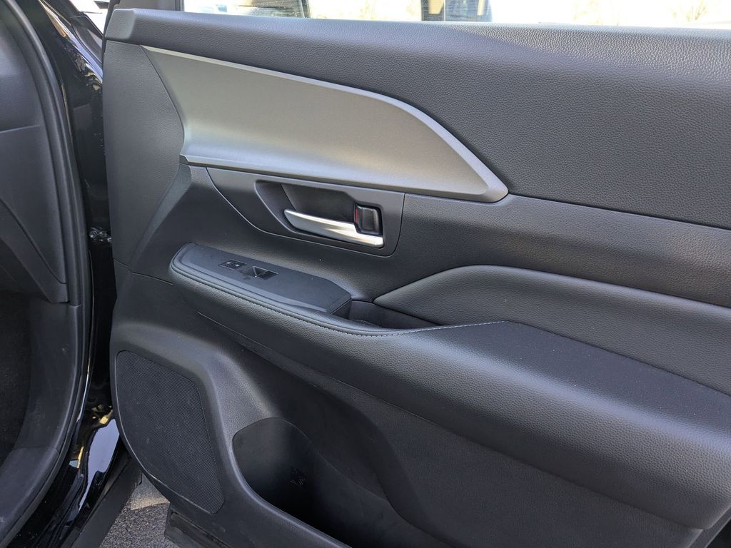 Thumbnail: 2025 Toyota Grand Highlander - 34