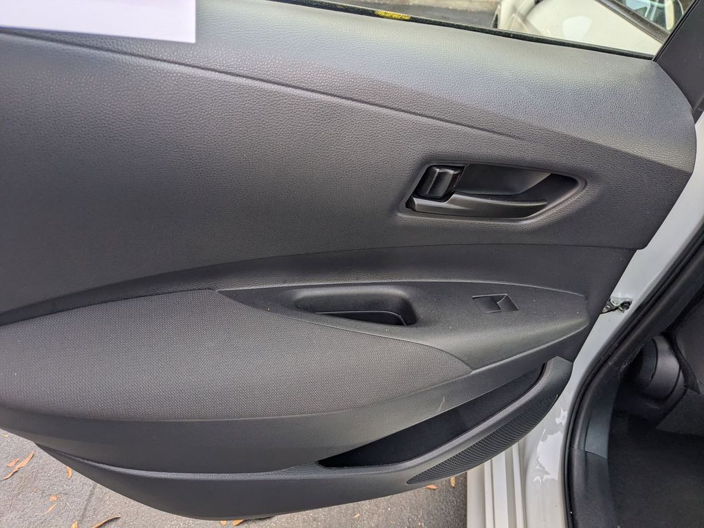 Thumbnail: 2025 Toyota Corolla - 25