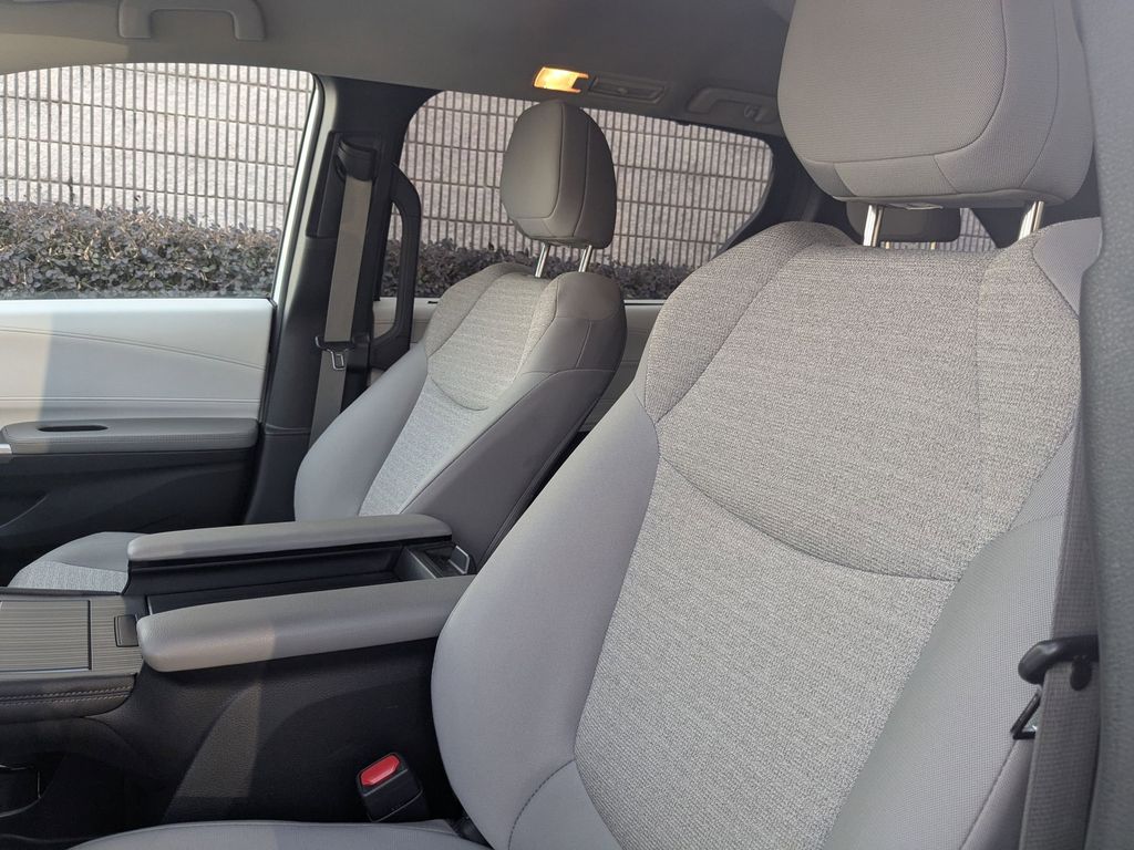 Thumbnail: 2025 Toyota Sienna - 13