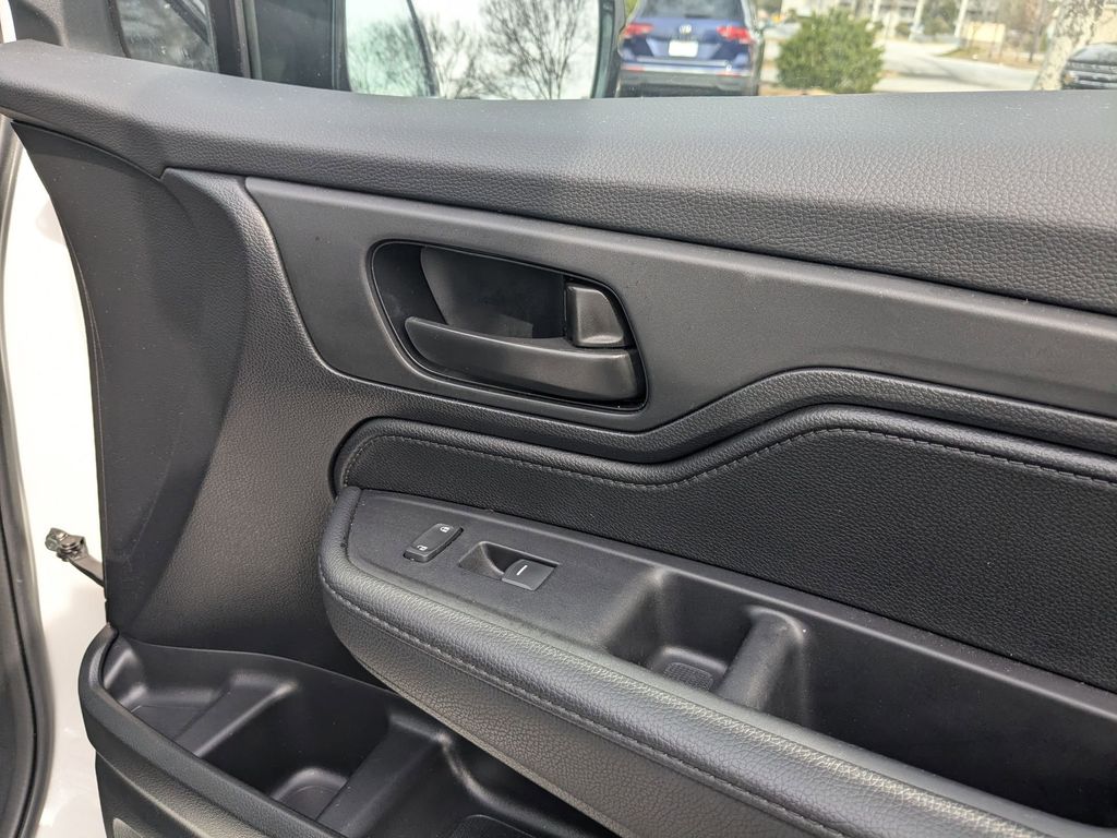 Thumbnail: 2025 Honda Odyssey - 31