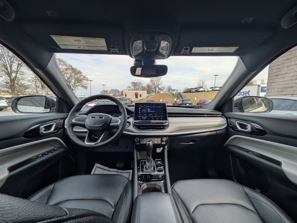 Thumbnail: 2025 Jeep Compass - 24