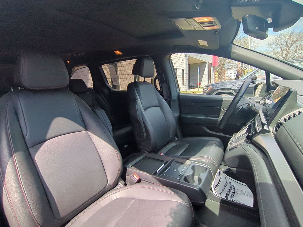 Thumbnail: 2025 Honda Odyssey - 32