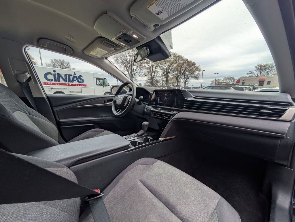 Thumbnail: 2025 Toyota Camry - 32