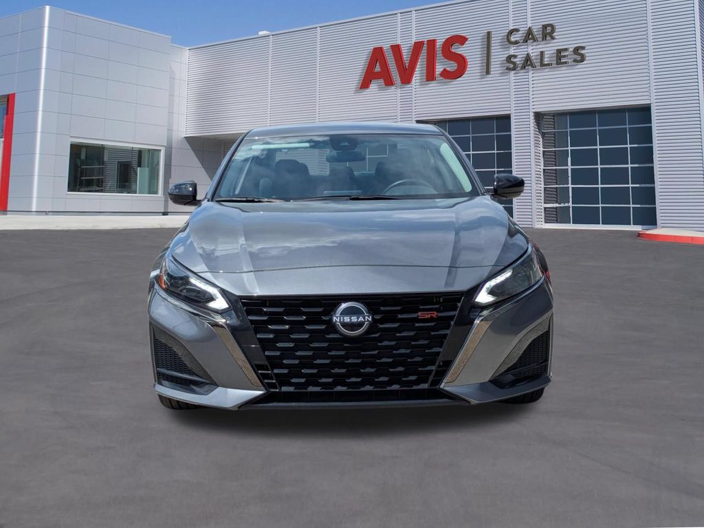 2025 Nissan Altima SR - Photo 2