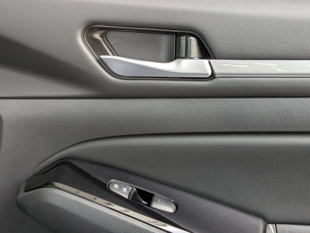 2025 Nissan Altima SR - Photo 33