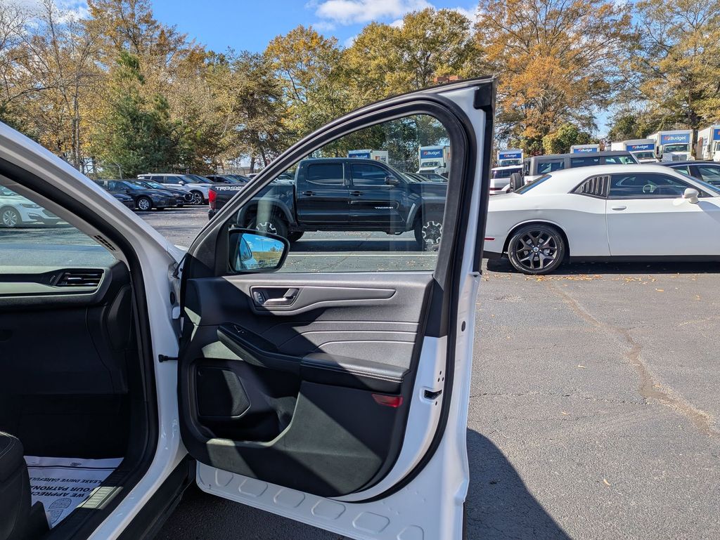 Thumbnail: 2025 Ford Escape - 27