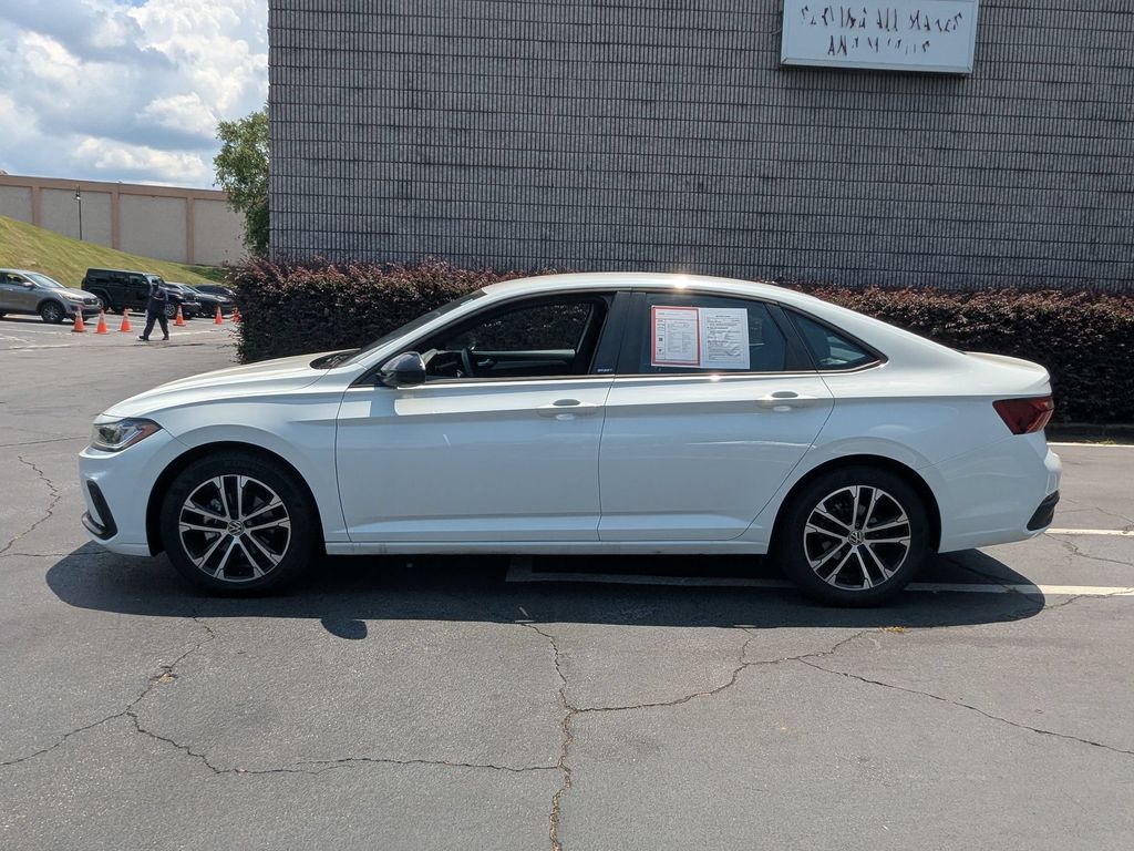 Thumbnail: 2025 Volkswagen Jetta - 10
