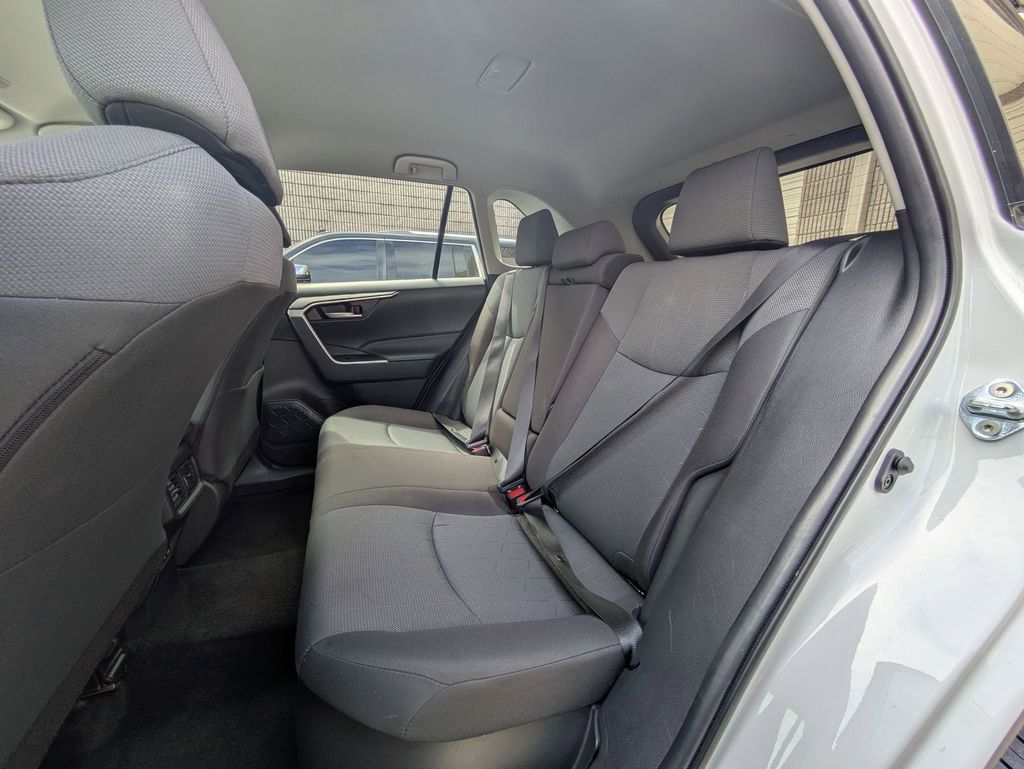 Thumbnail: 2025 Toyota RAV4 - 28