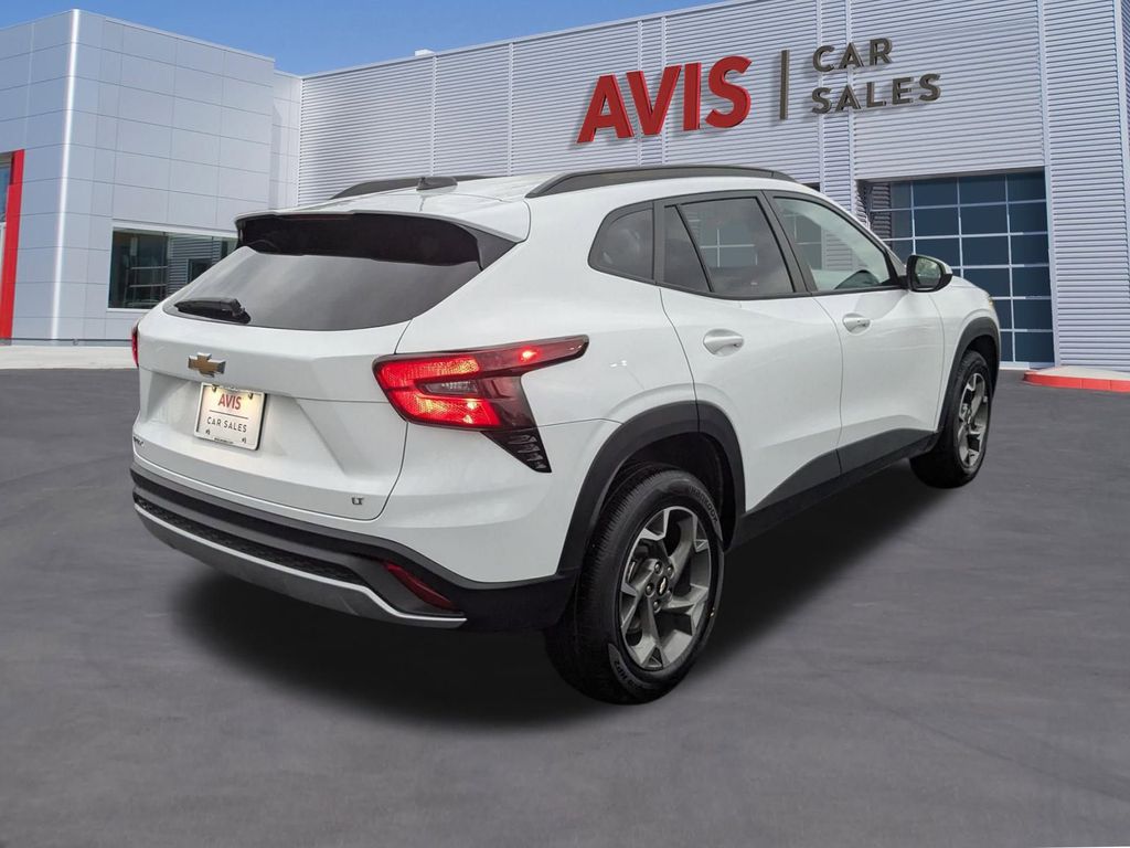 Thumbnail: 2025 Chevrolet Trax - 6