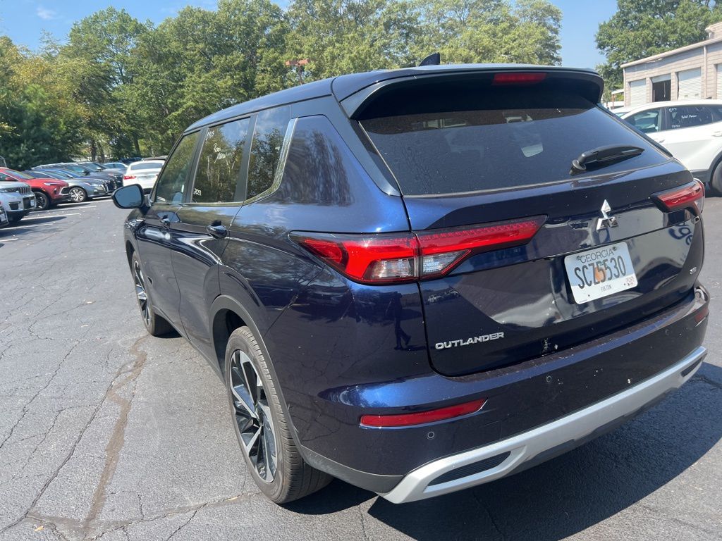 Thumbnail: 2024 Mitsubishi Outlander - 11