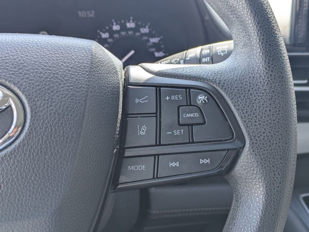 Thumbnail: 2025 Toyota Sienna - 23