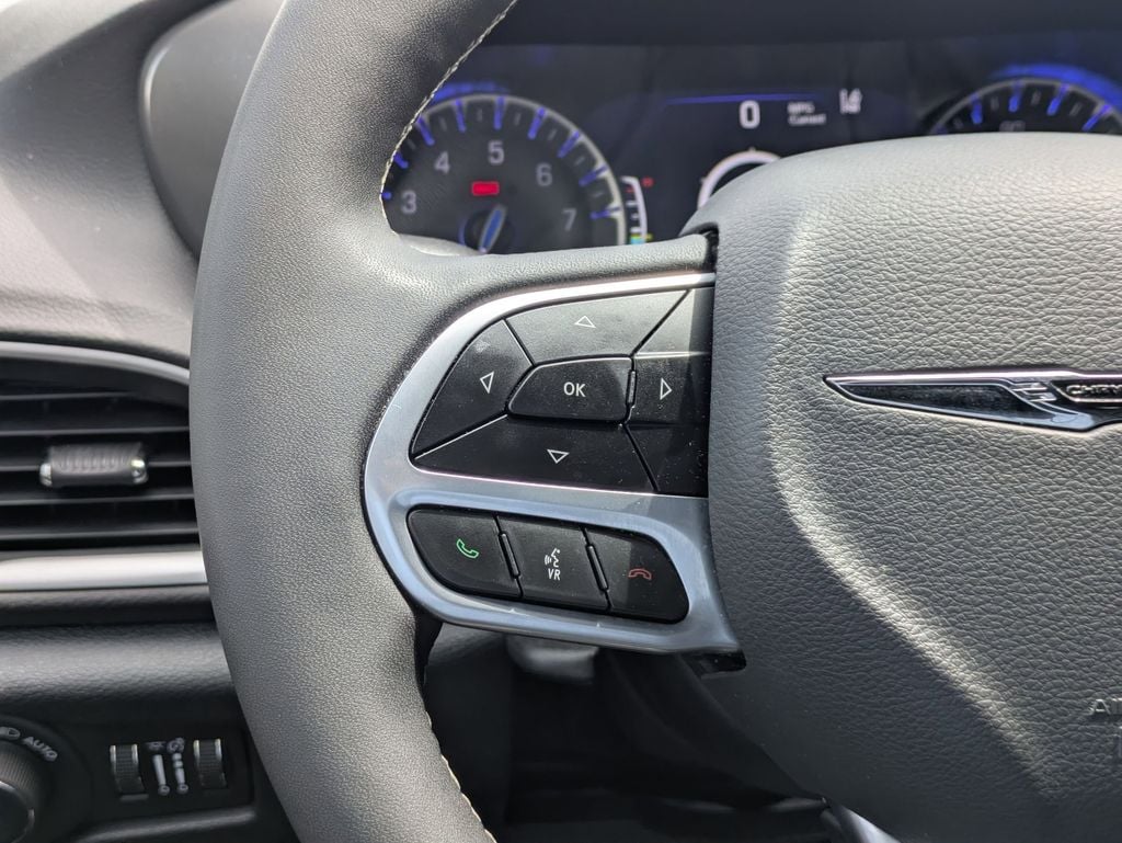 Thumbnail: 2025 Chrysler Pacifica - 22