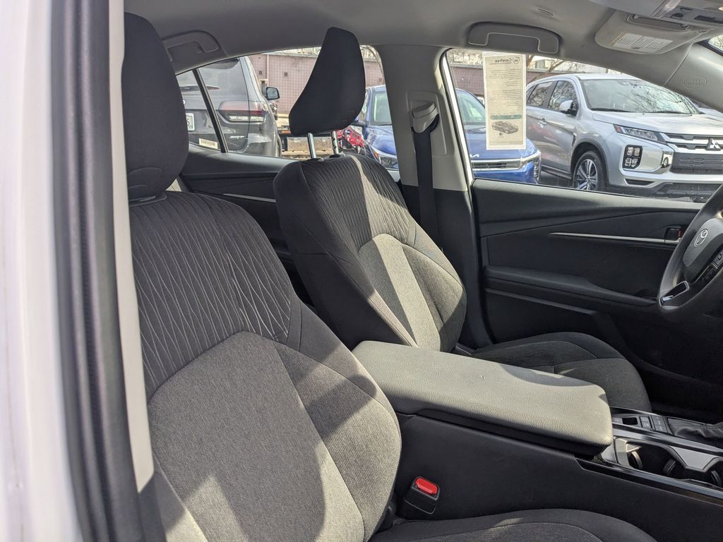 Thumbnail: 2025 Toyota Camry - 31