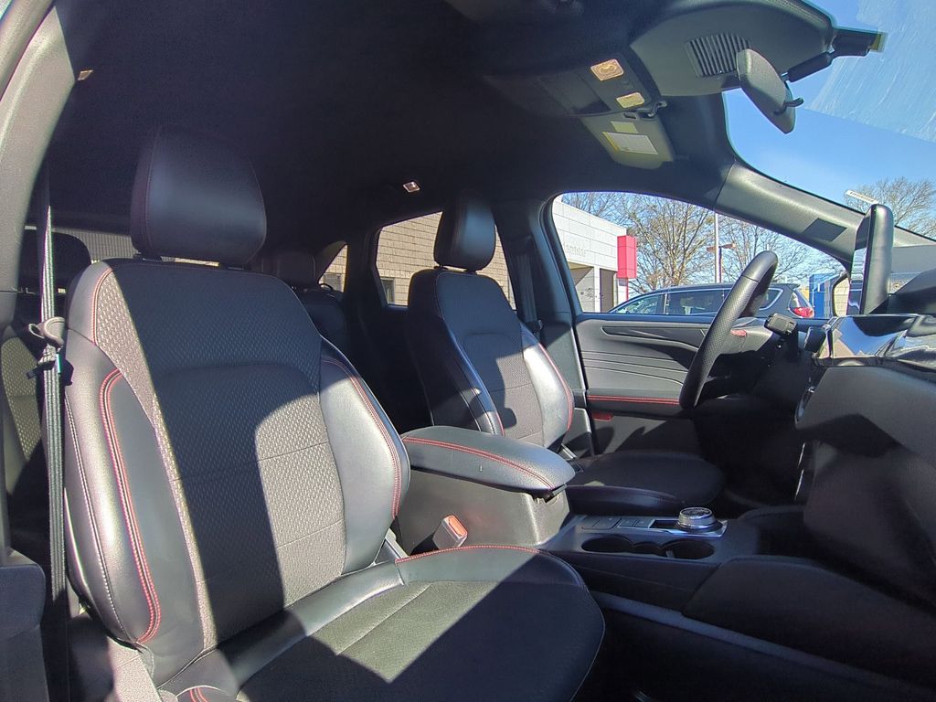 Thumbnail: 2025 Ford Escape - 30