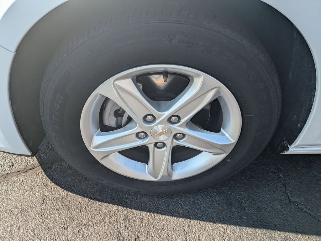 Thumbnail: 2024 Chevrolet Malibu - 36